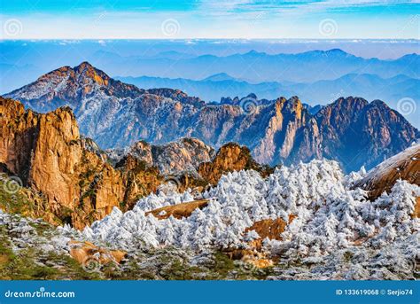 Clouds Above the Mountain Peaks of Huangshan National Park Stock Photo - Image of outdoor ...