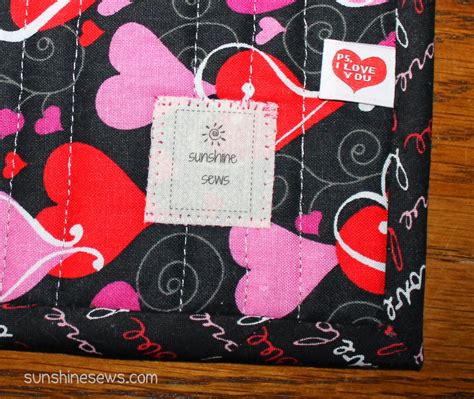 SunShine Sews...: Valentine's Day Table Topper