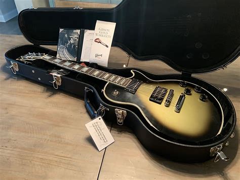 Adam Jones teases new Epiphone signature model 1979 Les Paul Custom Silverburst - gearnews.com