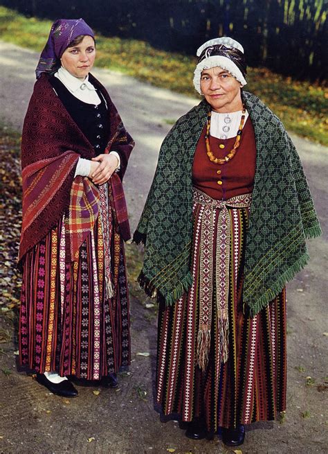 FolkCostume&Embroidery: Zemgale or Semigallian Costume, Latvia