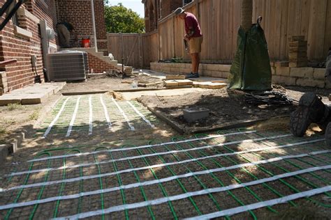 Heated Walkway, Stairs and Landing Showcase in Evanston, IL. 390 sq. ft.