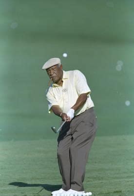 The First Black Golfer in the PGA | Golf attire, American golf, Pga ...