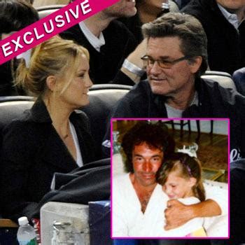 Kate Hudson Calling Kurt Russell Dad: 'That Was Really Painful,' Says ...