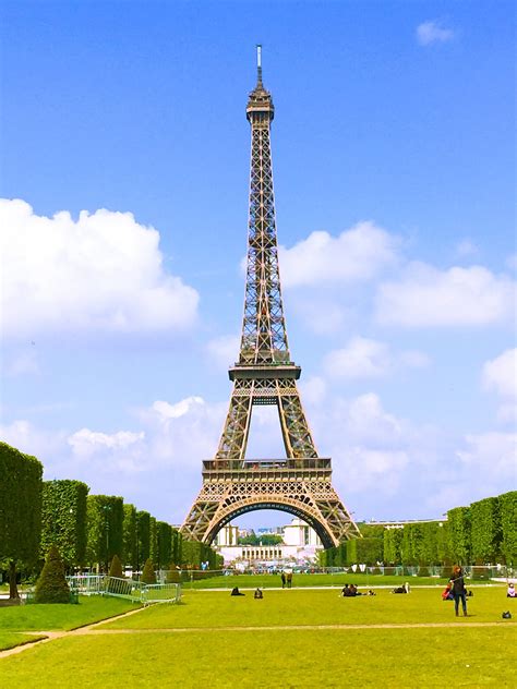 My Tips to See the Eiffel Tower in Paris - Readyfortakeoff Travel Blog