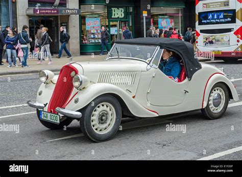 Two seater vintage car hi-res stock photography and images - Alamy