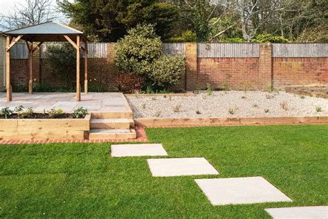 7 Timber Garden Edging Ideas | BetterLandscaping