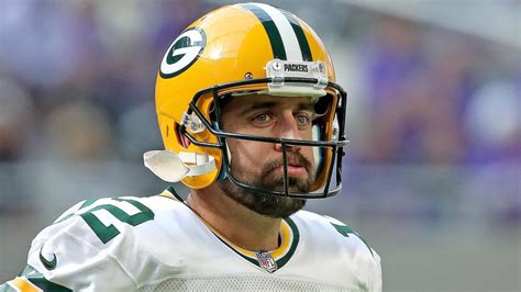 Aaron Rodgers will have surgery on broken collarbone