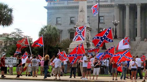 Confederate flag supporters brawl with protesters at the South Carolina statehouse — Quartz