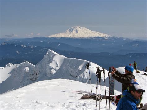 Corner: Mount St. Helens Hike (~8287 ft)