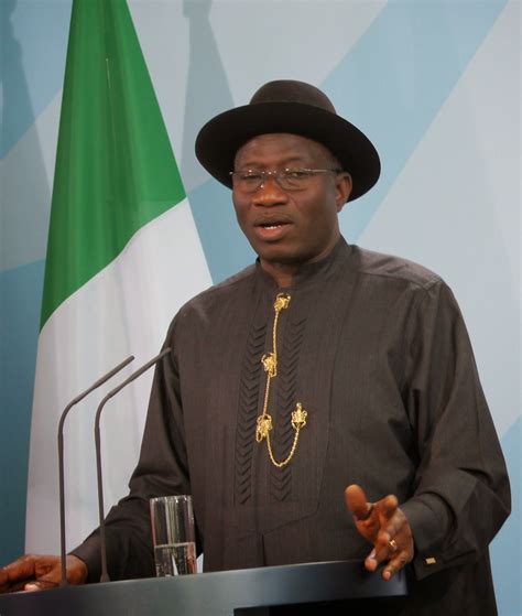 NoozYes : President Goodluck Jonathan Finally Declares To Contest 2015 Presidency