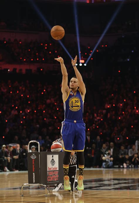 Curry shoots lights out in 3-pt event | The Japan Times