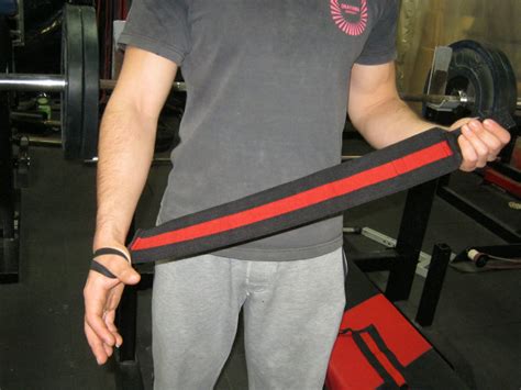 How to use Wrist Wraps - Strength Training Programs for Beginners to Elite Athletes