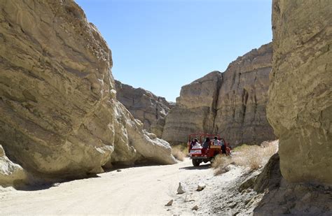 Red Jeep Tour of the San Andreas Fault in Palm Springs