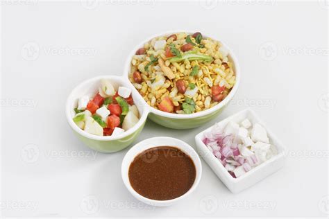 Bhel Puri 808098 Stock Photo at Vecteezy