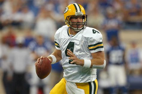 Brett Favre Says Why He Prefers CBD Over NFL Painkillers in Interview ...