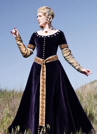 DevilInspired Medieval Dresses: Medieval Clothing of Noble Women