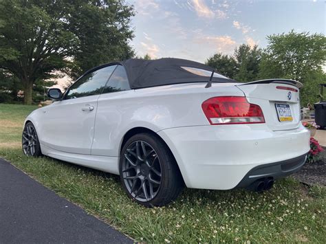 2011 BMW 135i convertible / White / Tan / 6-speed (Pennsylvania)