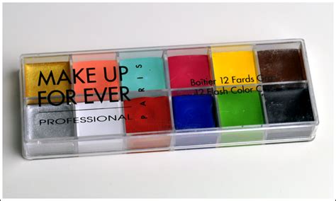 Yisell's Blabbing Blurbs: The Magic of the Makeup Forever Flash Palette