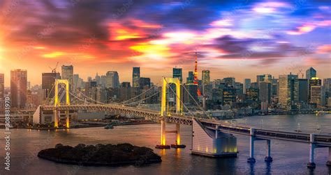 Beautiful night view of Tokyo Bay , Rainbow bridge and Tokyo Tower ...