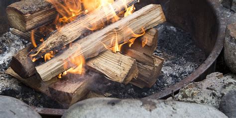 How to Build a Campfire | REI Expert Advice