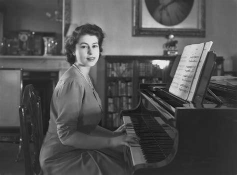 Royal Accomplishment - Does Queen Elizabeth II Play The Grand Piano?