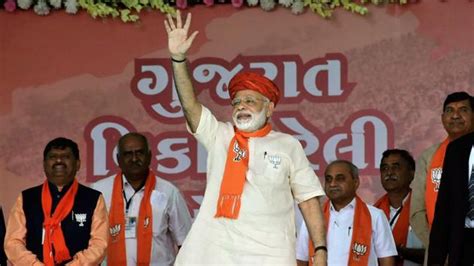 PM Modi, Rahul Gandhi launch rally blitz as Gujarat election campaign ...