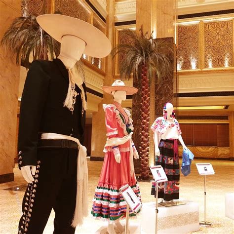 Mexico's Independence Day | Dubai fashion, Fashion design, Visual merchandising