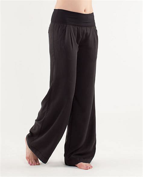 Lululemon Yoga Pants – Shab's Favorite Things!