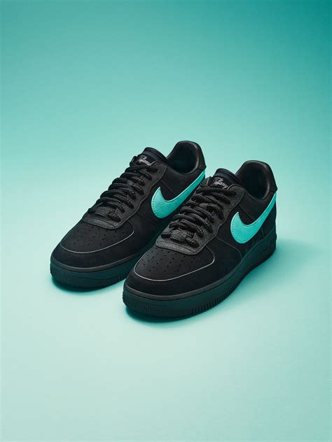 Tiffany and Nike Collaboration: Sneakers and Accessories [PHOTOS]