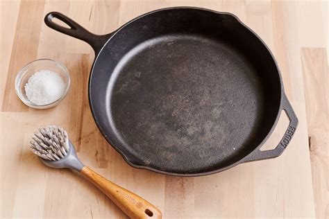 We Tried 5 Methods for Cleaning Cast Iron Skillets and Found a Clear ...