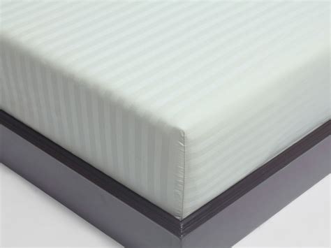 White Narrow Stripe Sateen T-200 Fitted Sheet Sheets King Size 78″x80″+15″