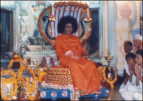 SATYA SAI BABA PHOTO GALEARY: SATYA SAI BABA MEMORABLE PHOTOS