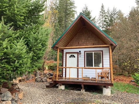 North Umpqua River King Cabin 15 Near Crater Lake - Cabins for Rent in Douglas County, Oregon ...