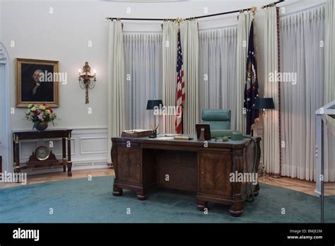 Replica oval office desk during hi-res stock photography and images - Alamy