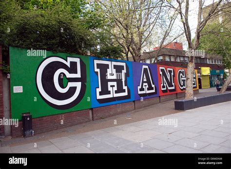 Arte de la calle graffiti llamado "Cambiar" por Ben Eine Fotografía de stock - Alamy