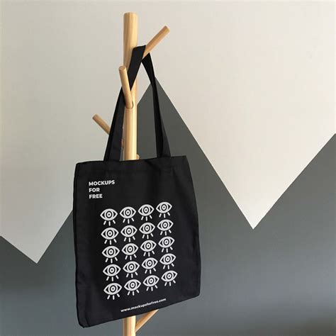 Free Black Tote Bag Mockup (PSD)