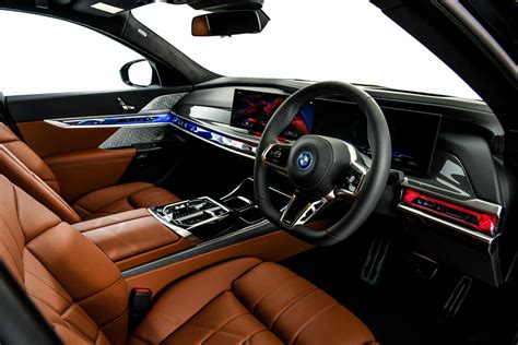 Introducing the BMW i7