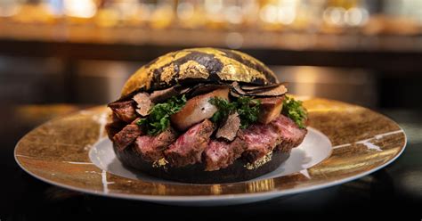 This $1,600 Kobe Beef Burger Comes With a Gold and Caviar-Infused Bun ...