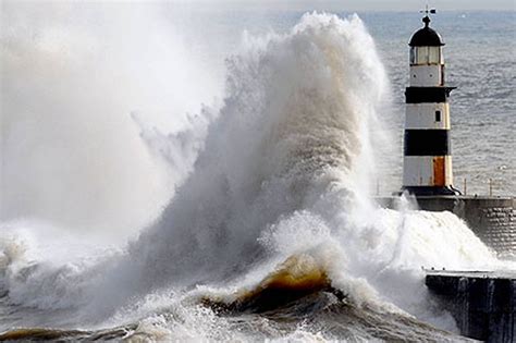 lighthouse+storm | Lighthouse in storm, Lighthouse, Lighthouse storm