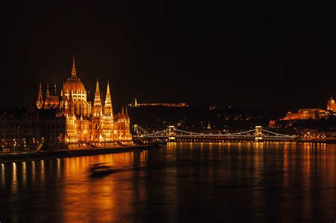 Photo of the Moment: Hungarian Parliament by Night, Budapest — Vagabondish