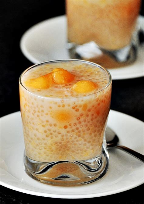 Chilled Tapioca Pearls with Coconut Milk and Melon Dessert | Foodflag