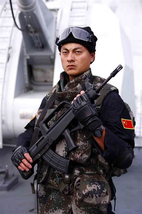 Special Forces member from the Chinese People's Liberation Army Navy ...