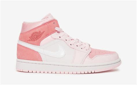 Detailed Looks at the Air Jordan 1 Mid "Digital Pink" | HOUSE OF HEAT