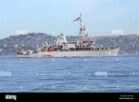 Mine Countermeasure ship USS Chief (MCM 14) on San Francisco Bay Stock ...