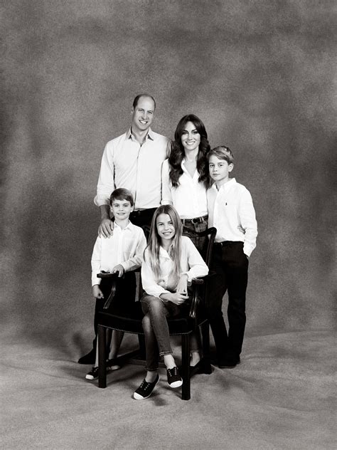 Prince William, Princess Kate share their family's Christmas card photo