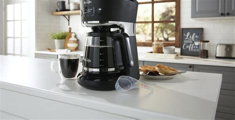 6 Best 5-Cup Coffee Makers Reviewed in Detail (Spring 2023)