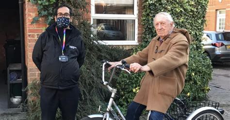 Aldershot train station employee rescues 90-year-old RAF veteran's stolen tricycle - HampshireLive