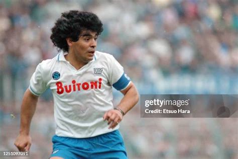 Maradona 1987 Photos and Premium High Res Pictures - Getty Images