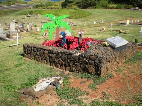 Life's Many Stories...A Headstone Blog: A Hawaiian Cemetery