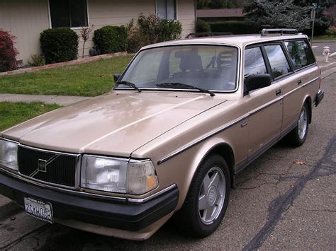 Life Change: Car of the Week: Volvo 240 Wagon